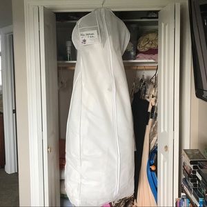 Brand new, never worn wedding gown